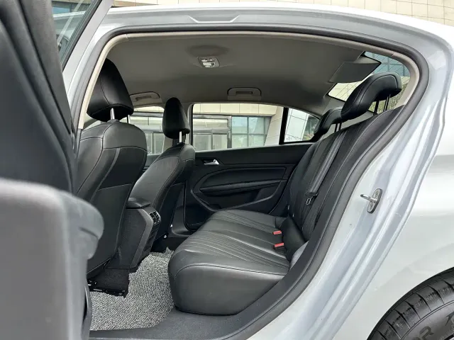 Peugeot 408 — Фото автомобиля 5
