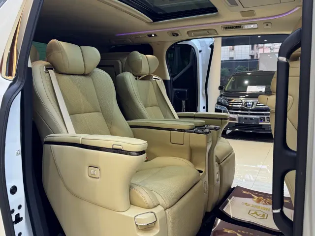 Toyota Vellfire — Фото автомобиля 12