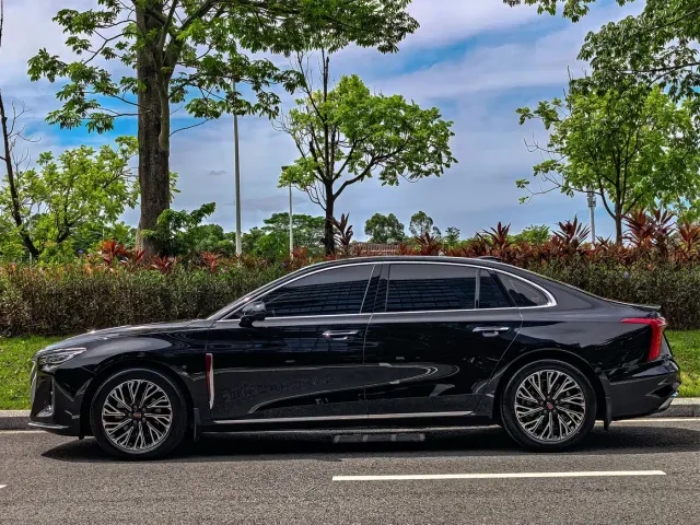 Hongqi H5 — Фото автомобиля 16