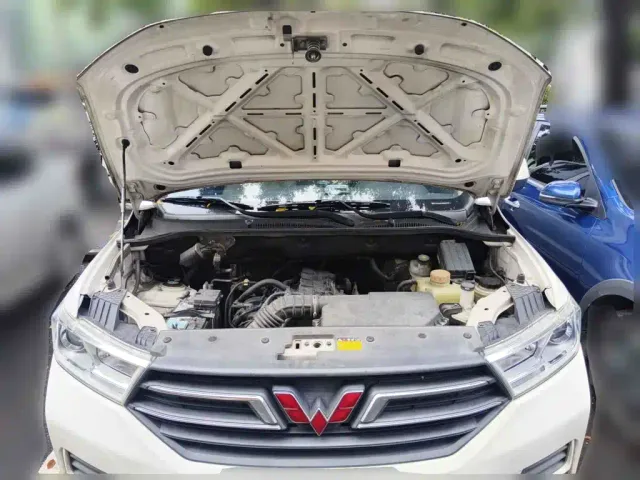 Wuling Hongguang — Фото автомобиля 3
