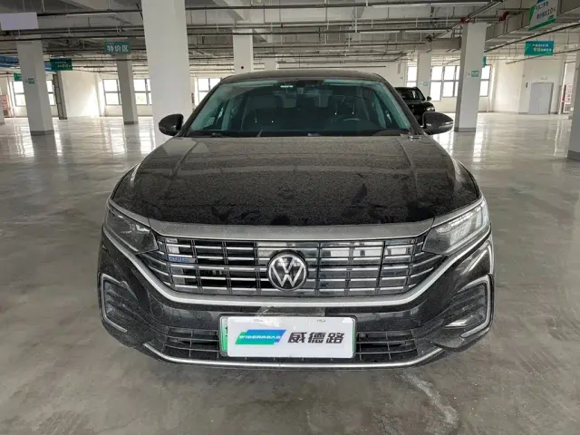 Volkswagen Passat — Фото автомобиля 2