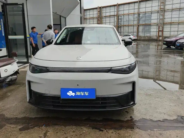 Leapmotor C10 — Фото автомобиля 2