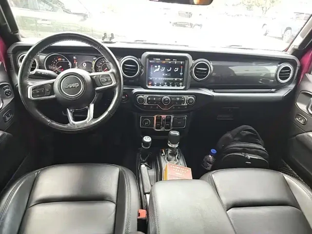 Jeep Wrangler — Фото автомобиля 9