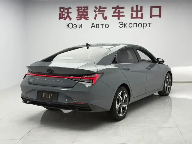 Hyundai Elantra — Фото автомобиля 3