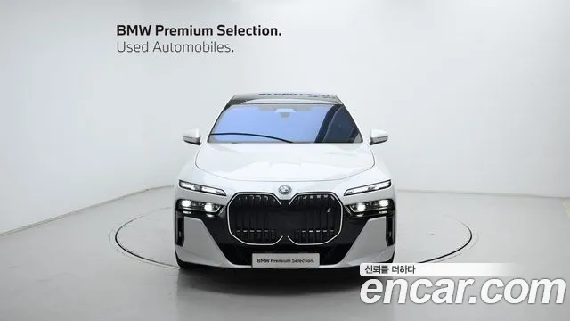 BMW i7 — Фото автомобиля 3
