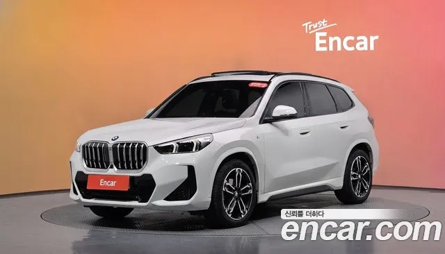 Фотография автомобиля — BMW X1 U11