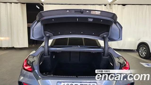 BMW 8 Series G15 — Фото автомобиля 20