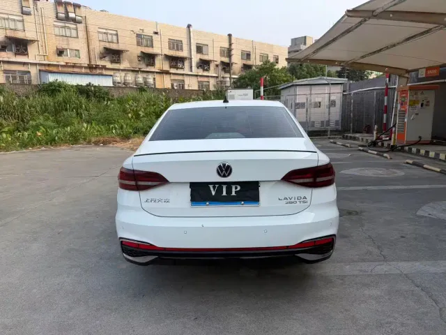 Volkswagen Lavida — Фото автомобиля 8