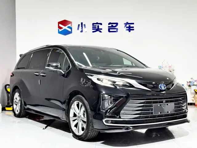 Toyota Sienna — Фото автомобиля 3