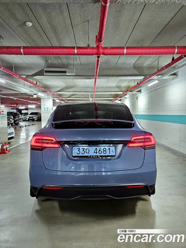 Tesla Model X — Фото автомобиля 4