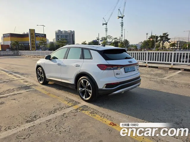 Audi Q4 e-tron F4 — Фото автомобиля 7