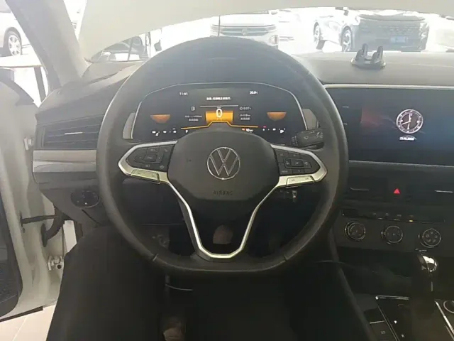 Volkswagen Bora — Фото автомобиля 10