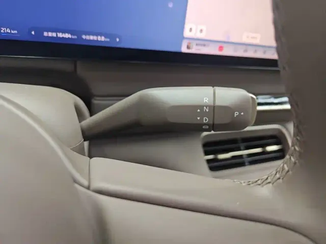 IM Motors LS6 — Фото автомобиля 13