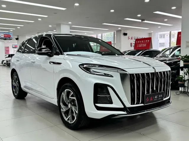 Hongqi HS3 PHEV — Фото автомобиля 3