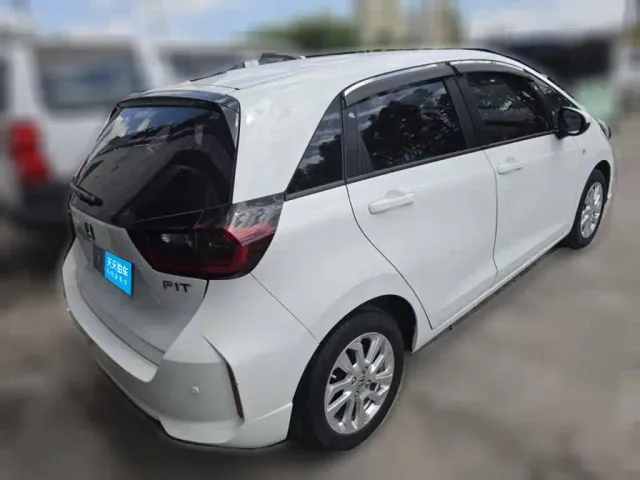 Honda Fit — Фото автомобиля 2