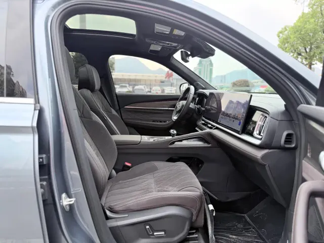 Geely Xingyue L 2026 Oriental Glory 2.0TD Automatic Moonlight Edition — Фото автомобиля 10