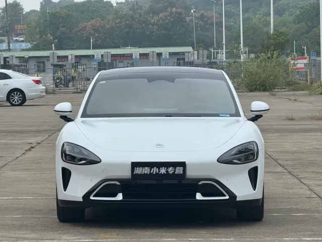 Xiaomi SU7 — Фото автомобиля 2