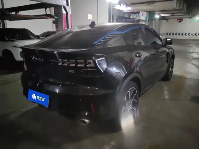 Lynk & Co 05 — Фото автомобиля 3