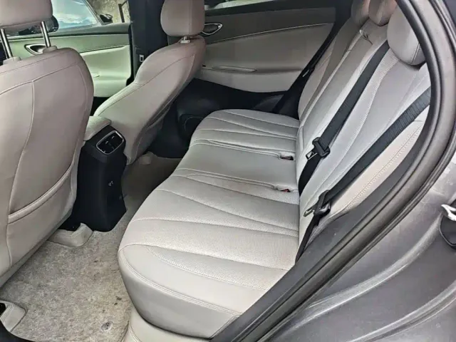 BYD Sealion 06 — Фото автомобиля 12