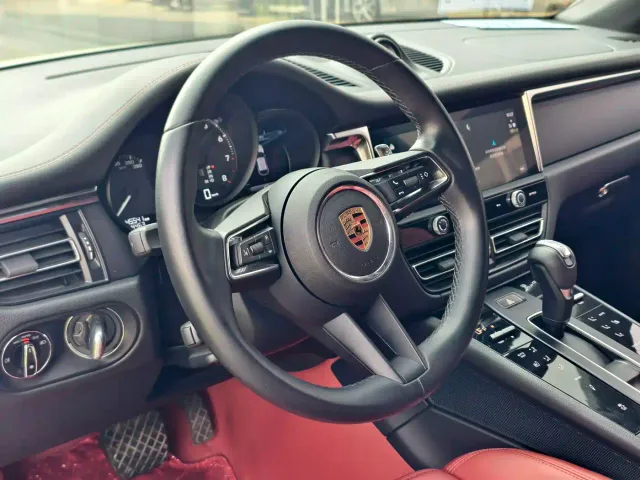 Porsche Macan — Фото автомобиля 16