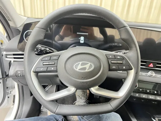 Hyundai Elantra — Фото автомобиля 15