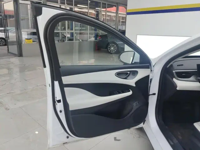BYD Seal 05 DM-i — Фото автомобиля 7