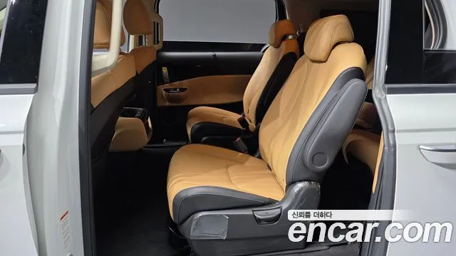 Kia Carnival Generation 4 — Фото автомобиля 18