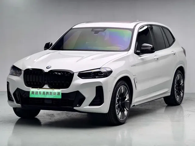 Фотография автомобиля — BMW iX3