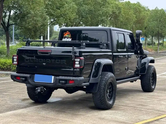 Jeep Gladiator — Фото автомобиля 6