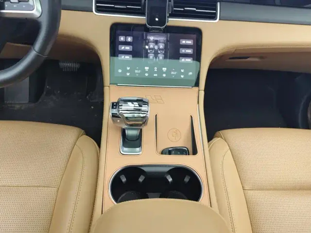Li Auto ONE — Фото автомобиля 16