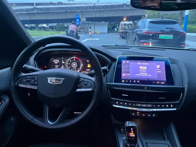 Cadillac CT5 — Фото автомобиля 14
