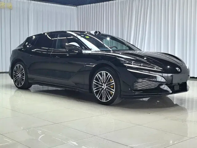 Denza Z9GT — Фото автомобиля 8