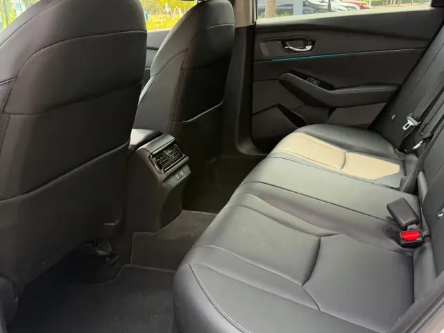 Honda Accord — Фото автомобиля 10