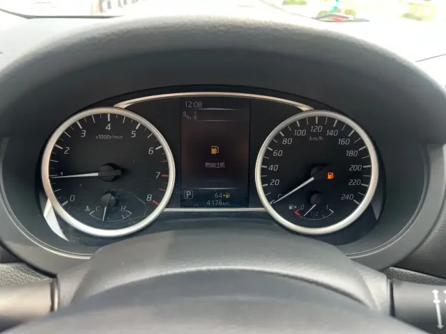 Nissan Tiida — Фото автомобиля 12