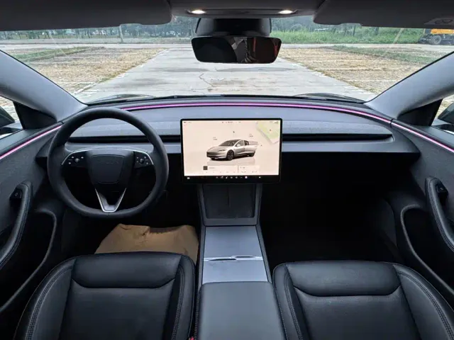 Tesla Model 3 2023 Rear-Wheel Drive — Фото автомобиля 10
