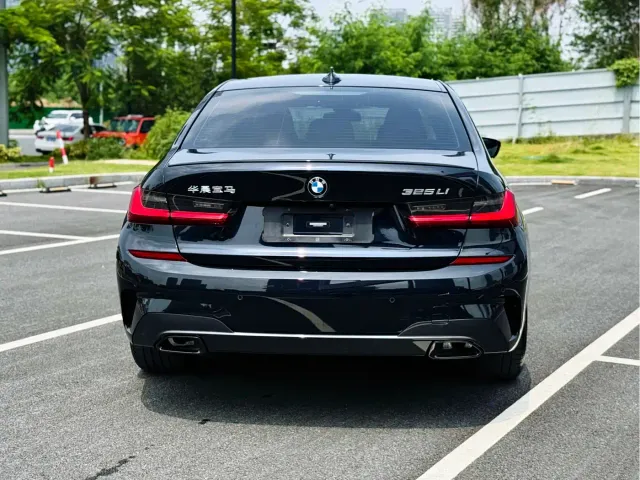 BMW 3 Series — Фото автомобиля 24