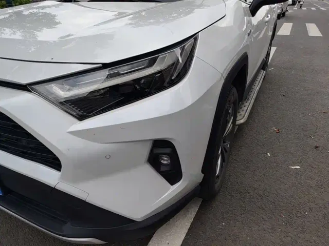 Toyota RAV4 — Фото автомобиля 23