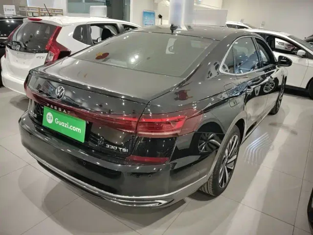Volkswagen Passat — Фото автомобиля 6