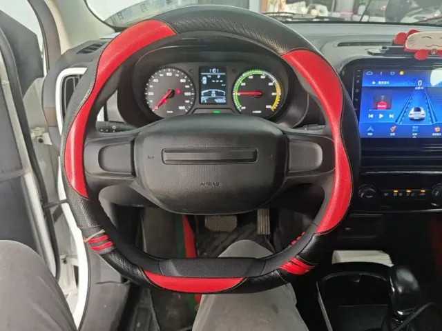 Roewe Clever — Фото автомобиля 10