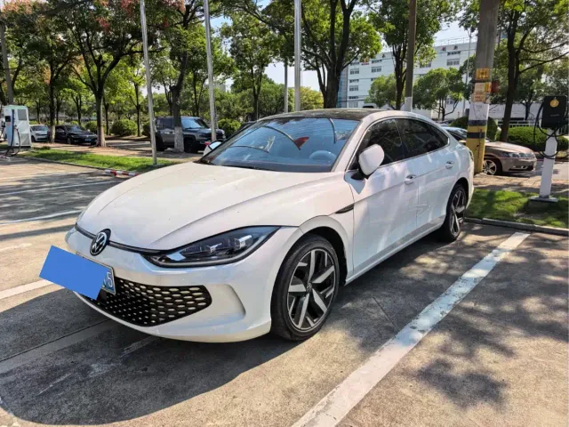 Фотография автомобиля — Volkswagen Lamando