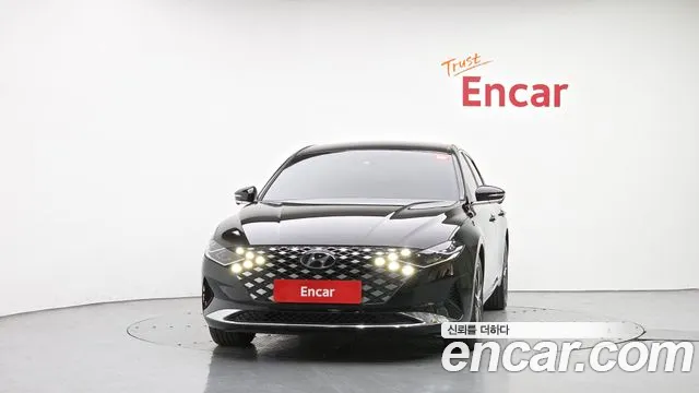 Hyundai Grandeur New — Фото автомобиля 3