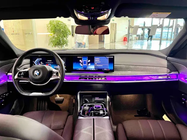 BMW 7 Series — Фото автомобиля 9