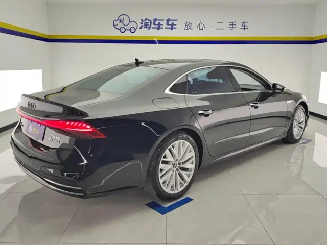 Audi A7L — Фото автомобиля 3