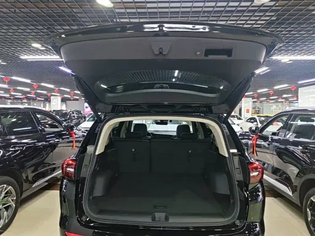 Buick Envision Plus — Фото автомобиля 18