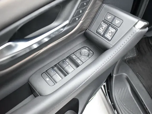 Toyota Alphard — Фото автомобиля 21