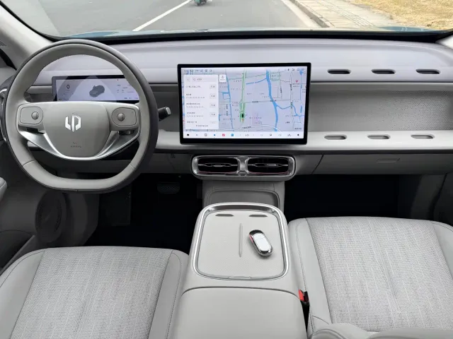 Leapmotor B10 — Фото автомобиля 5