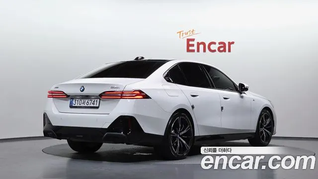 BMW 5-Series 5 серия (G60) 530i xDrive M Sport — Фото автомобиля 2