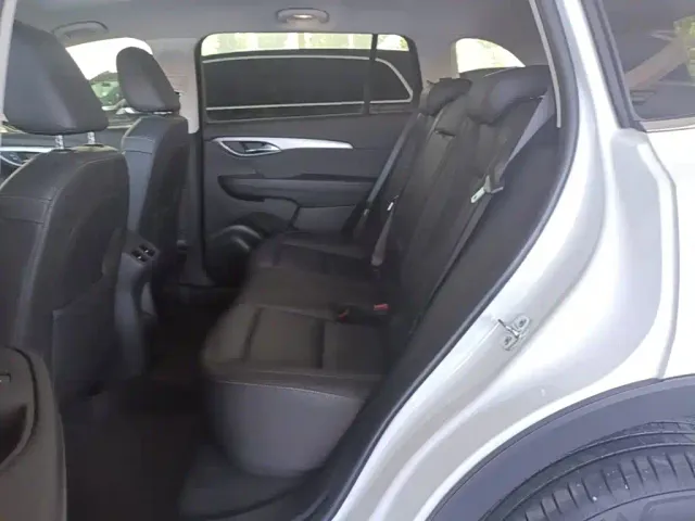 Buick Envision Plus — Фото автомобиля 16