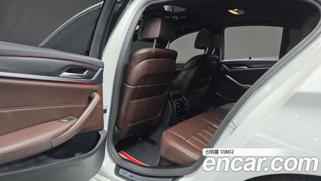 BMW 5 Series G30 — Фото автомобиля 17