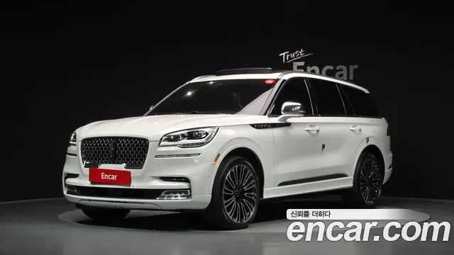 Фотография автомобиля — Lincoln Aviator 2nd Gen